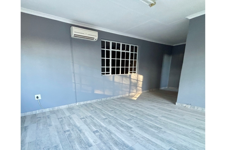 To Let commercial Property for Rent in Uitvlught Free State